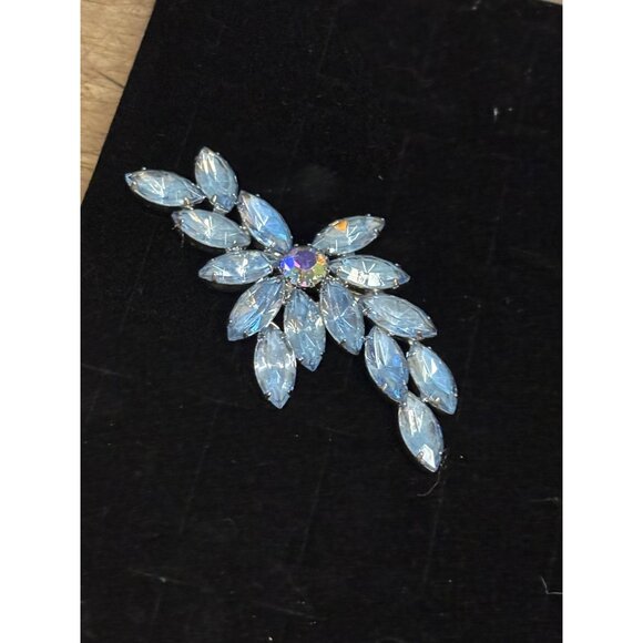 Vintage Rhinestone Brooch Pin With Blue Marquise Stones & Aurora Borealis Center - Picture 6 of 10